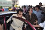 Dilip Kumar with Saira Banu leaves for Hajj in Mumbai Airport on 2nd Jan 2013 (6).JPG
